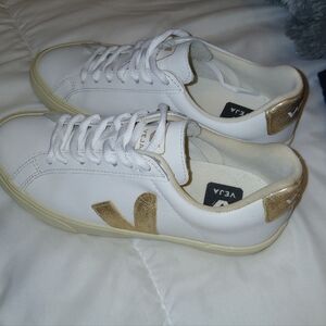 VEJA Campo Leather White Almond Sneakers Size 4